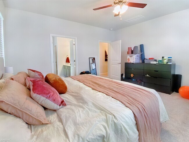 Building Photo - 3 br, 2.5 bath House - 175 Breedlove