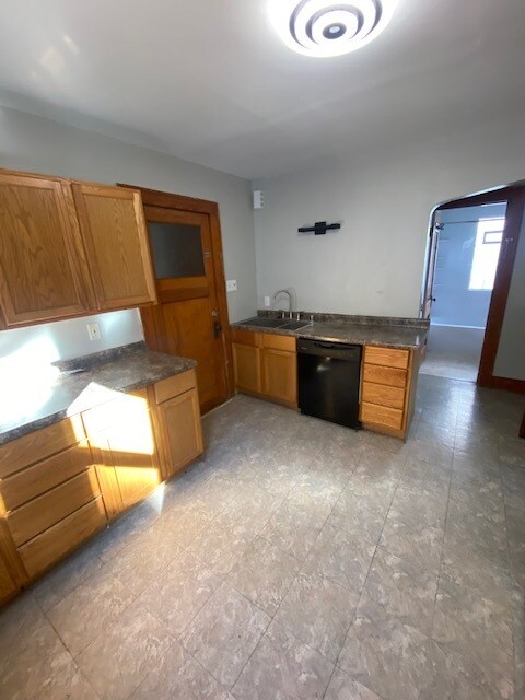 Building Photo - 2169 S 66th St