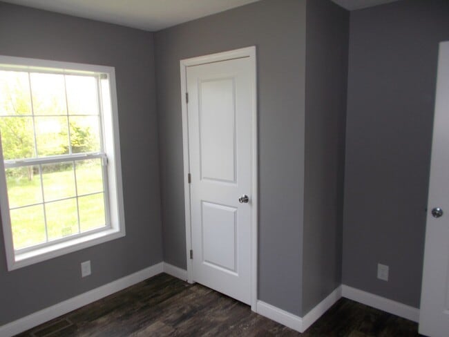 Building Photo - Large, Beautiful Home North of Richmond
