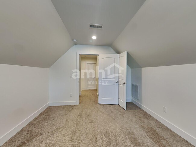 Building Photo - 430 Risen Star Dr