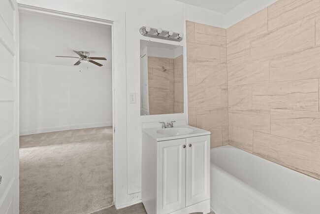 Building Photo - Charming 3 Bedroom, 2 Bathroom house