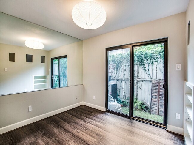 Building Photo - 1300 Fairview St