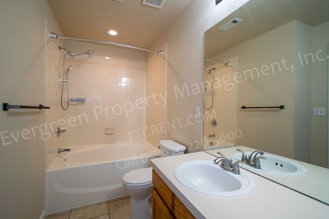 Building Photo - 5225 White Willow Dr