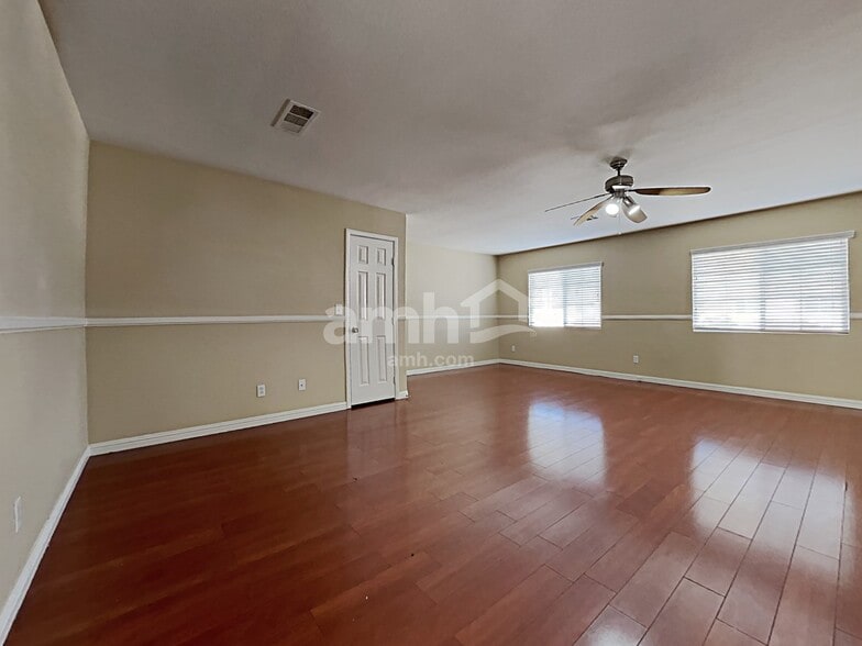 Building Photo - 8443 Chinook Candy Ct