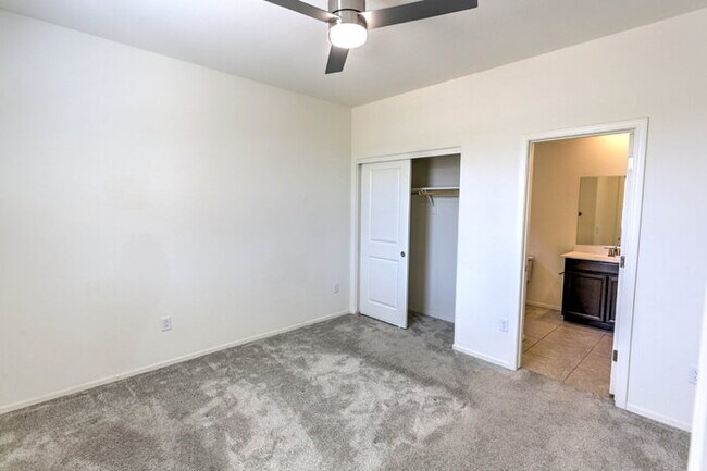 Building Photo - $750.00 MOVE-IN CREDIT TOWARDS FIRST MONTH RENT!!!!! Rancho Sahuarita