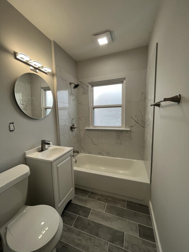 Building Photo - 1350 Alter Rd