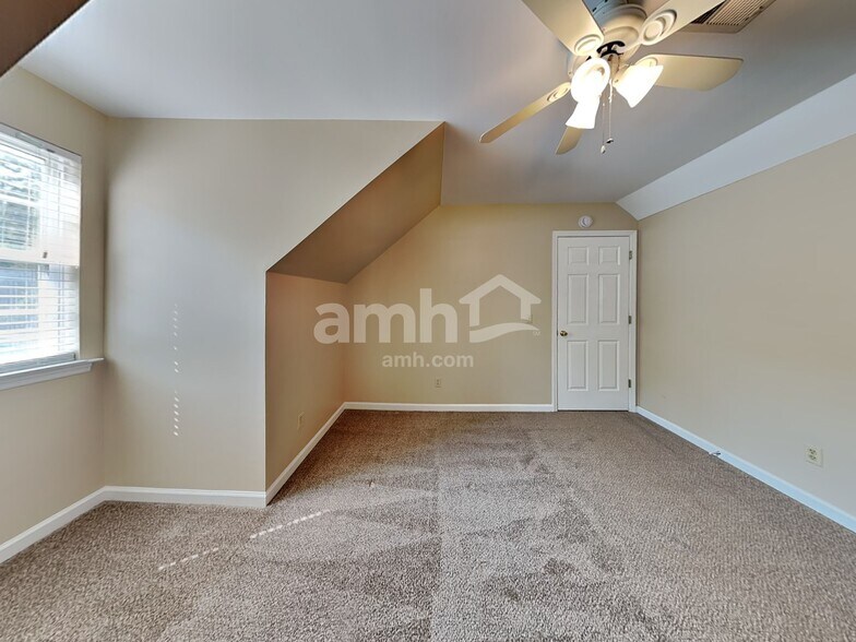 Building Photo - 104 Sunset Dr