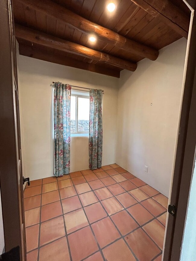 Building Photo - 152 Lorenzo Rd