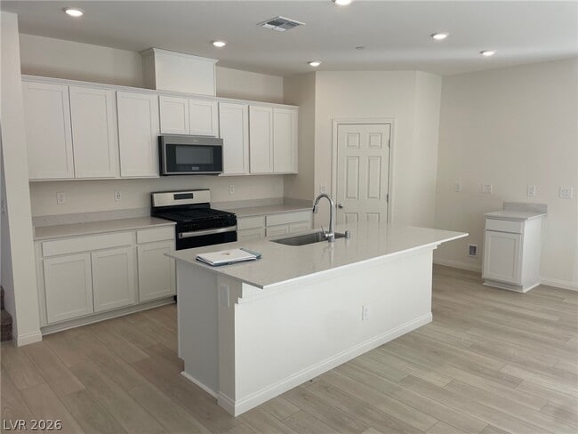 Building Photo - 10861 River Jct Ave