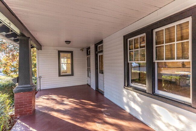 Building Photo - 213 Todd Ave