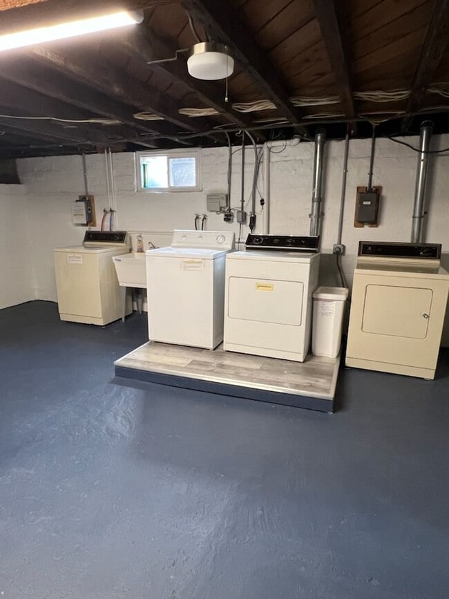 Building Photo - 522 Orondo Ave