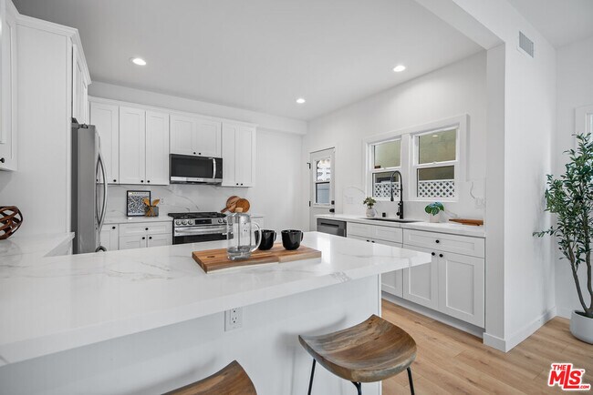 Building Photo - 3626 E 1st St