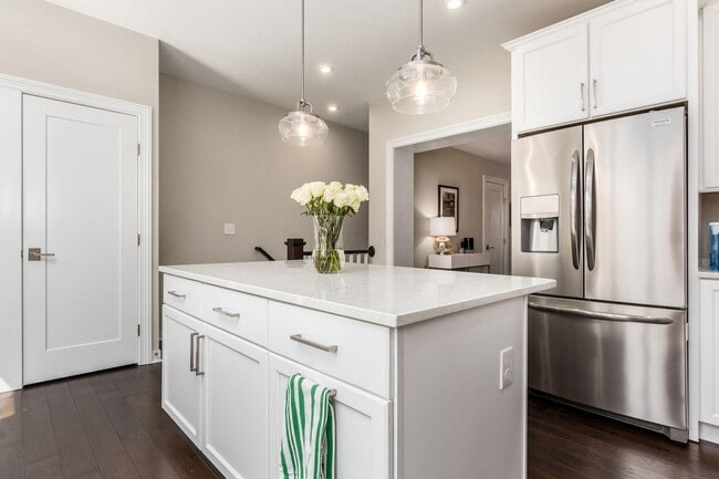 Building Photo - 90 Normandy Ave