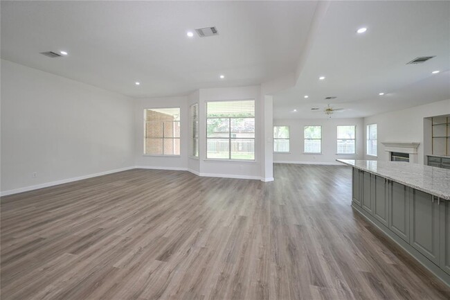 Building Photo - 13364 Amasia Dr