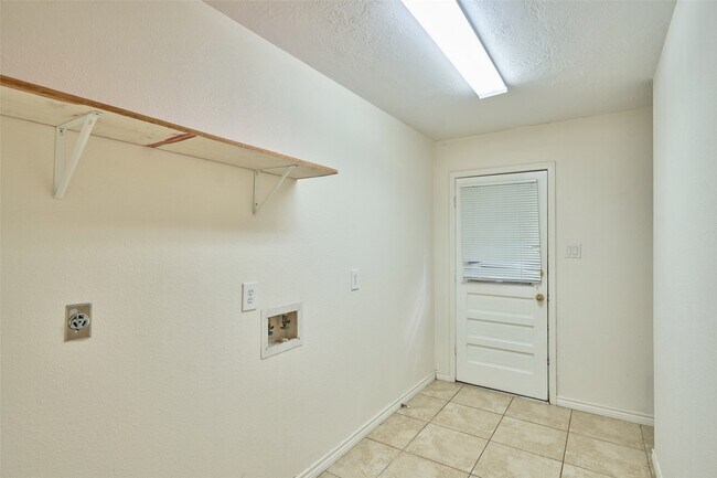 Building Photo - 11616 Timberwild St