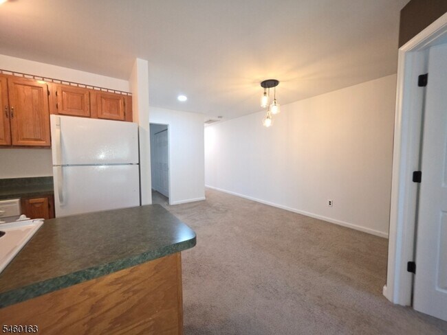 Building Photo - 272 US-206