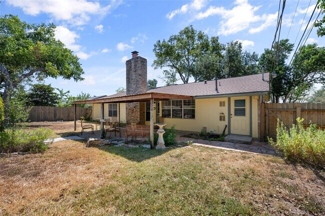 Building Photo - 6706 Willamette Dr