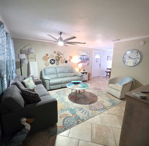 Building Photo - 7405A Beach Dr
