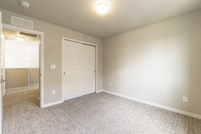 Building Photo - 6736 Skuna Dr