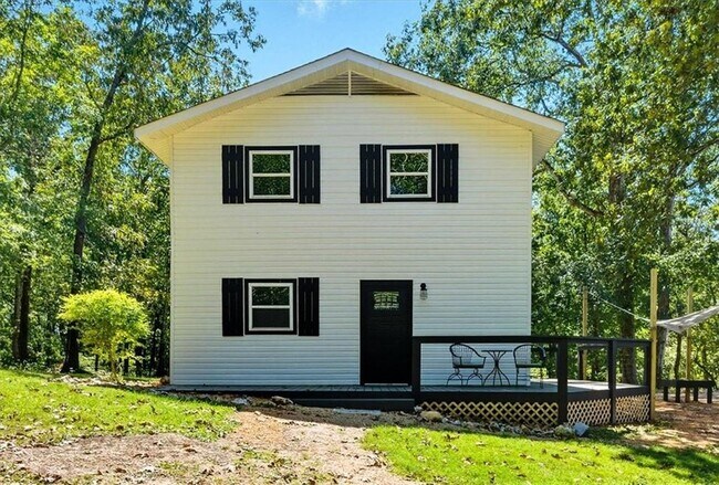 Building Photo - 96 Collins Rd