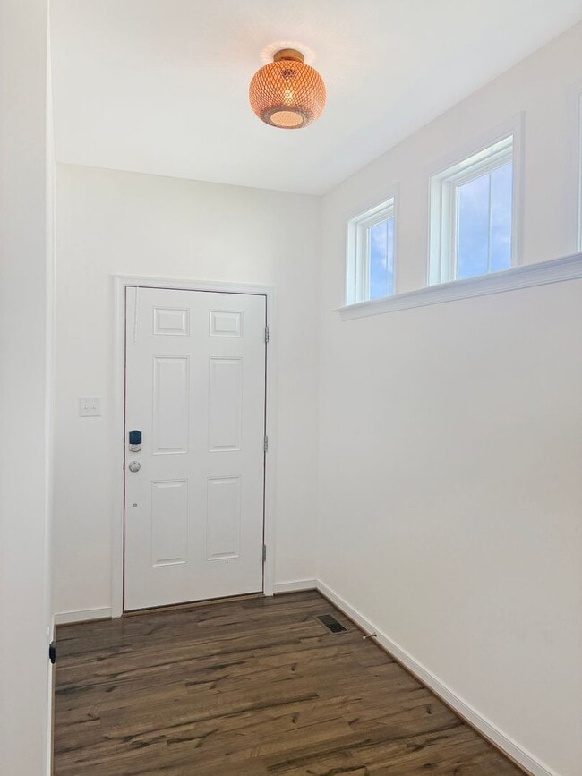 Building Photo - 4 Bedroom Home in Magnolia Green