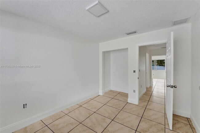 Building Photo - 1154 NW 103rd St