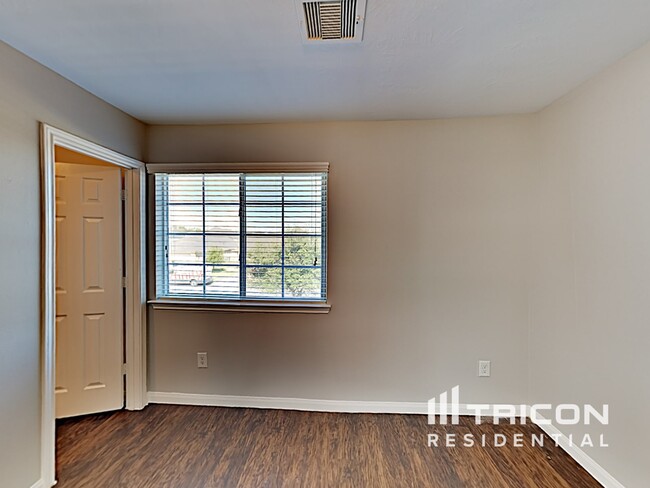 Building Photo - 21427 Jamals Way