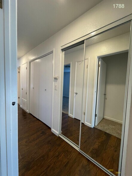 Building Photo - 1788 Long Barn Way