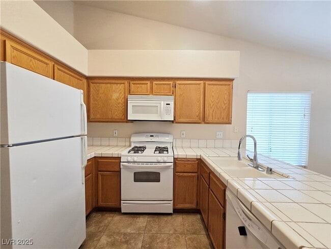 Building Photo - 1825 Lyell Canyon Ln