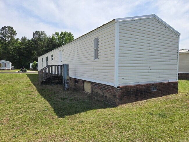 Building Photo - 2115 Cattail Cir