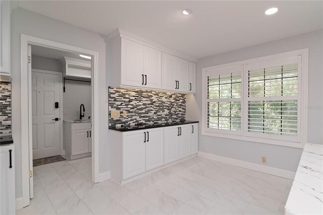 Building Photo - 4202 Deepwater Ln