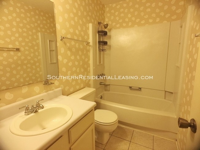 Building Photo - 2303 W Michigan Ave