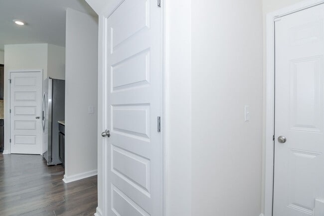Building Photo - 1115 Sims Dr