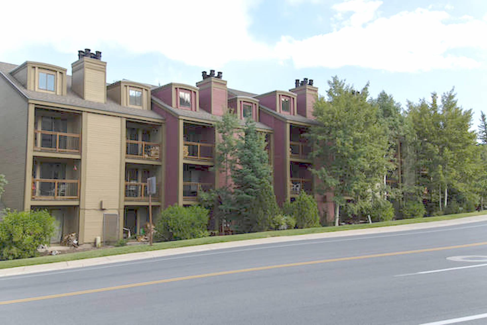 snowcrest complex - 1530 Empire Ave