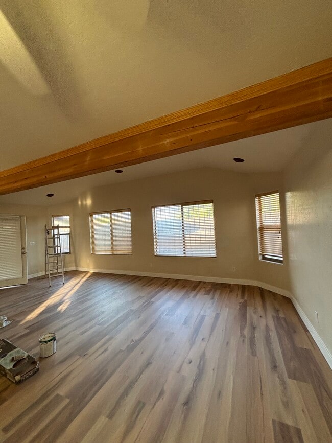 Building Photo - 1925 N Ashland