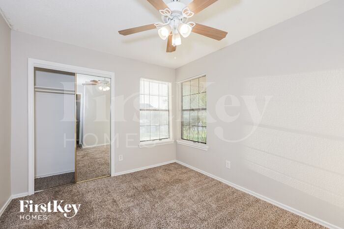 Building Photo - 6014 Glenwood Dr
