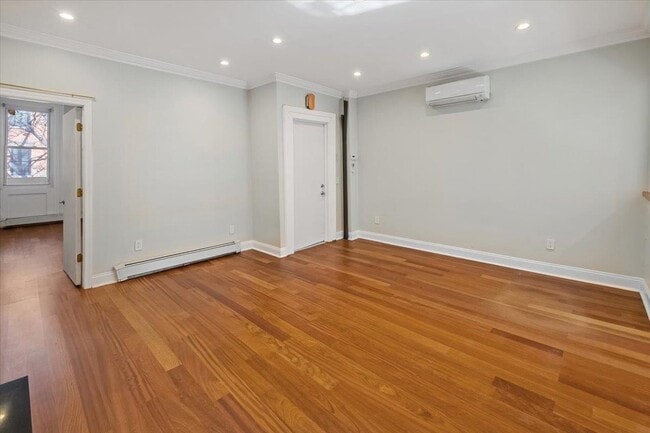 Building Photo - 259 7th St