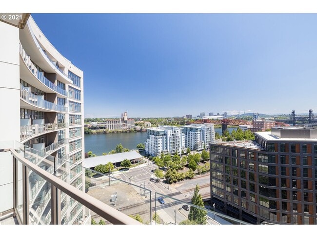Building Photo - Incredible 1Bd/1Ba Fully Furnished Condo in the Pearl!!!! Corner Unit with Spectacular Views & Ga...