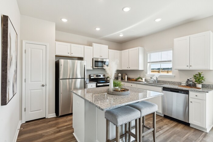 Building Photo - 169 Pine Crest View Dr