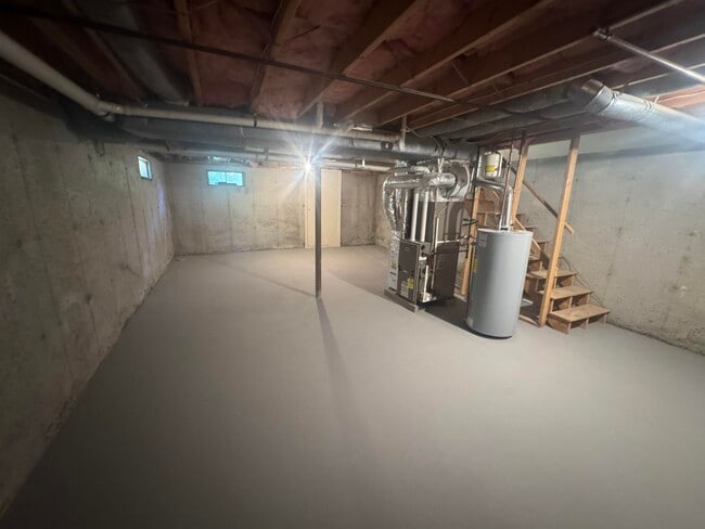 Building Photo - 5 Cabernet Ct