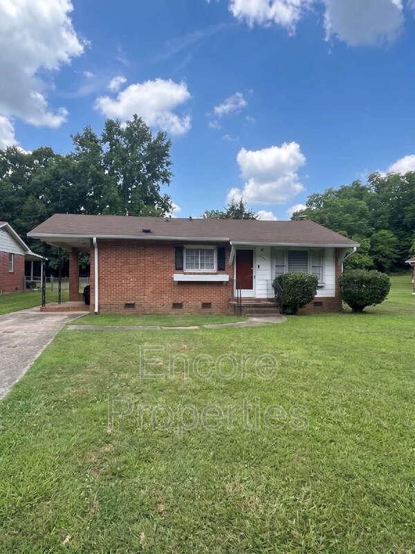 Building Photo - 2106 Wintergreen Pl