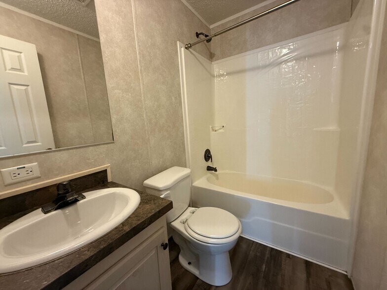 Building Photo - 11924 Springbrook Ct