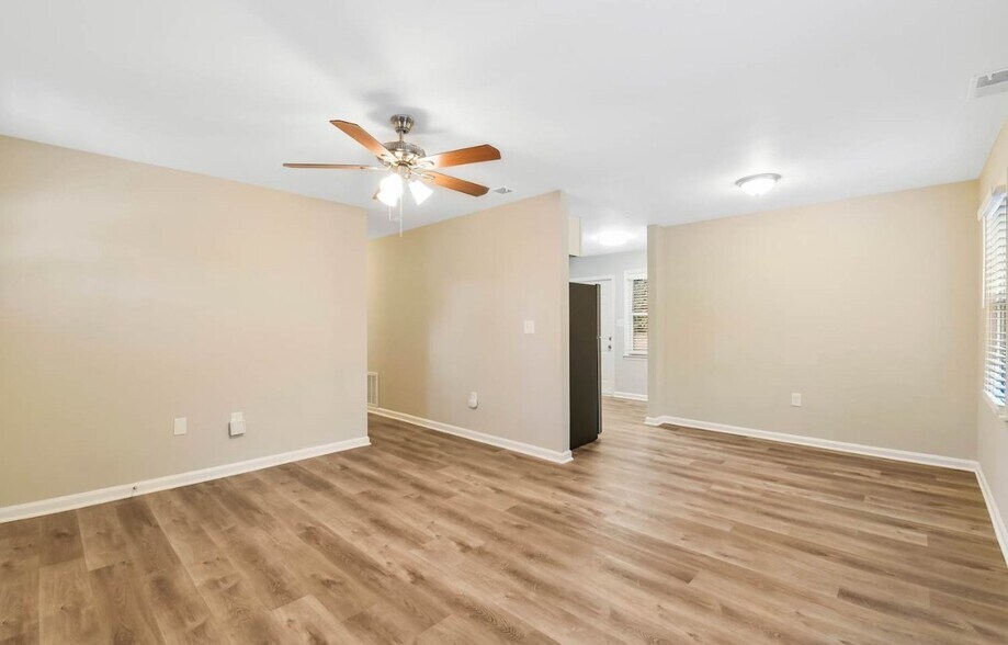 Building Photo - 823 Dedmon Dr