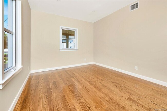 Building Photo - 9 Todd Pl