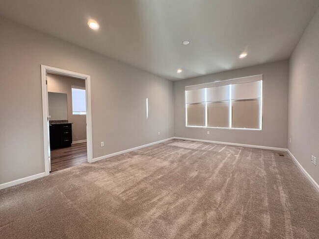 Building Photo - Newer Gorgeous home in Timnath