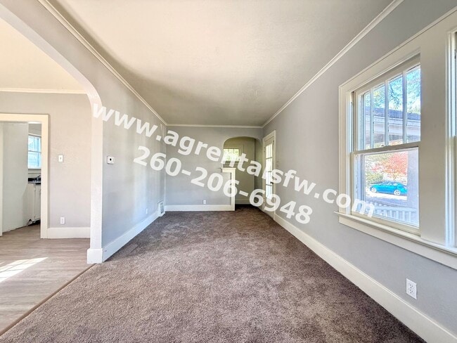 Building Photo - 2 Bedroom House