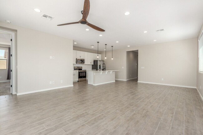 Building Photo - 18434 E Camila Dr