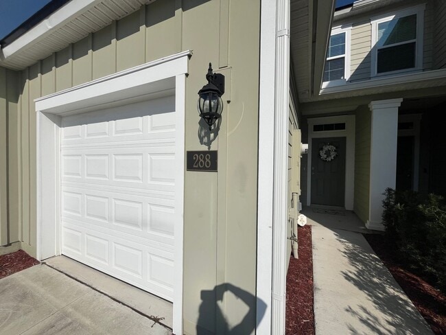 Building Photo - Town Home in The Trails -2 Primary Suites!!