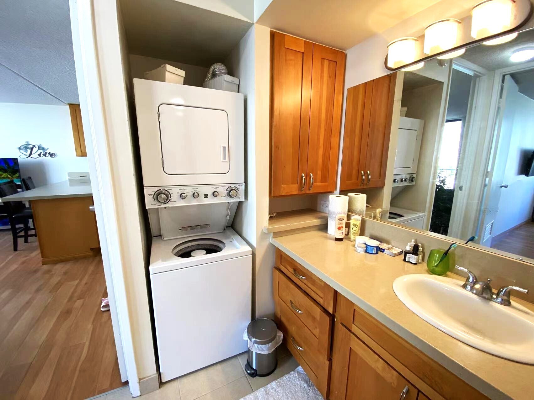 Building Photo - 411 Hobron Ln