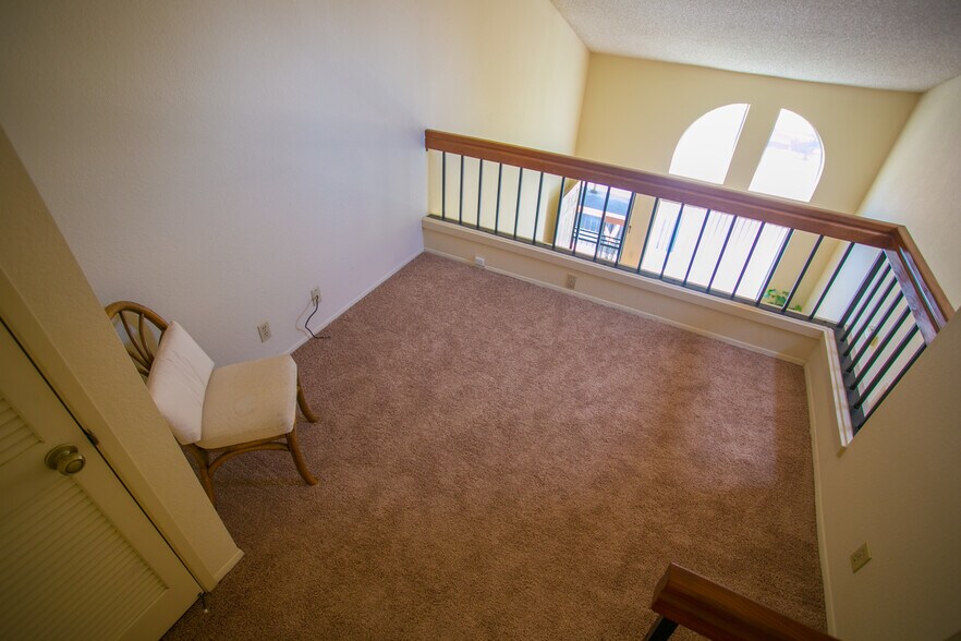 Building Photo - 4060 Rosenda Ct